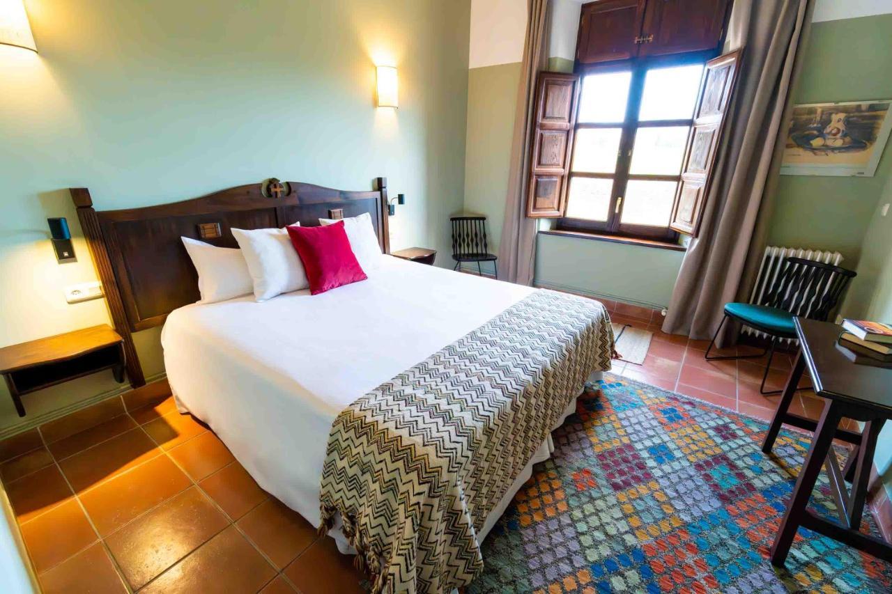 Santuario Virgen De La Fuente Hotel Peñarroya de Tastavins Eksteriør billede